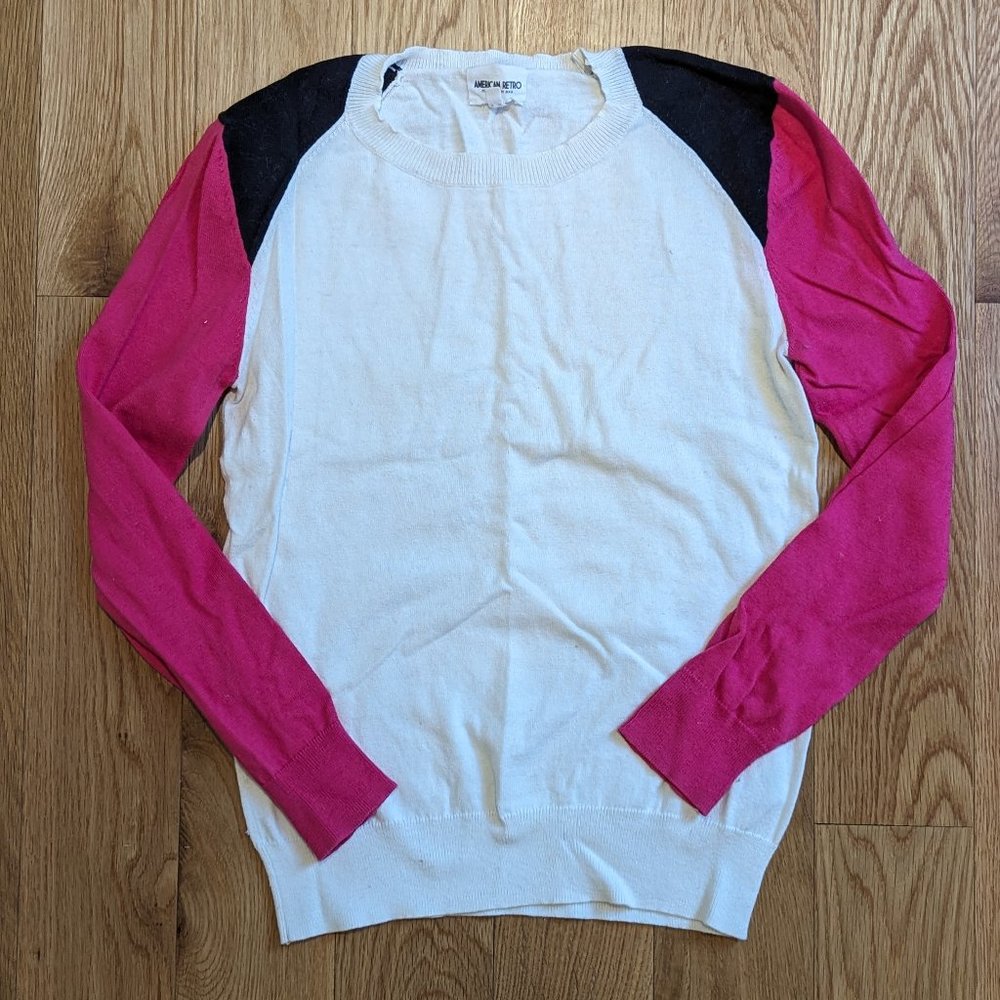 American Retro crewneck Sweater with pink sleeves